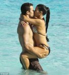 Kim-Kardashian-Kris-Humphries-kissing-1